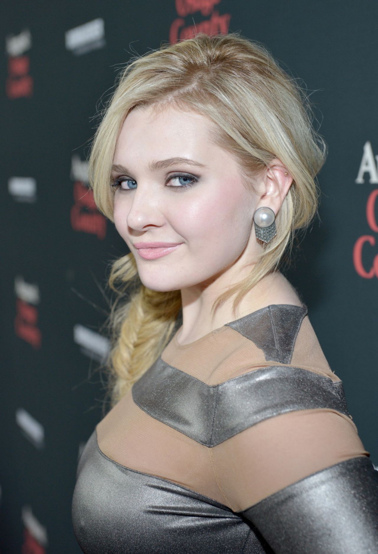 Abigail Breslin AUGUST OSAGE COUNTY Movie Premiere in Los Angeles