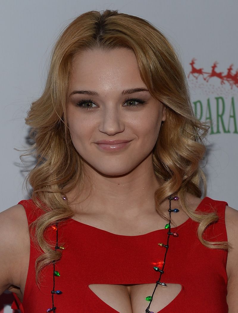 Haley Hunter King Attends 82nd Annual Hollywood Christmas Parade – December 2013 - haley-hunter-king-attends-82nd-annual-hollywood-christmas-parade-december-2013_1