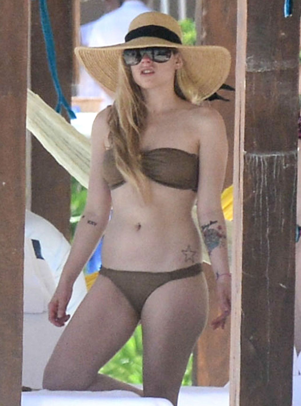 Avril Lavigne In A Bikini 104