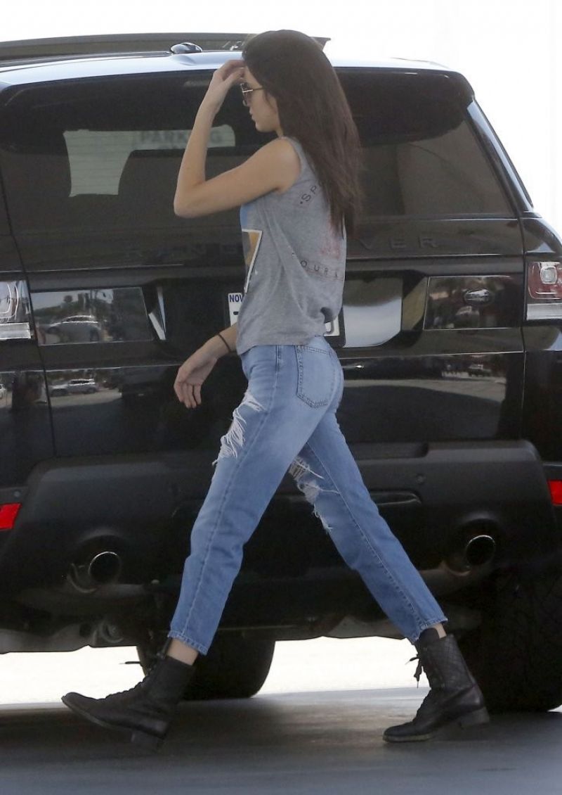 Kendall Jenner In Ripped Jeans Stops For Gas In Studio City May