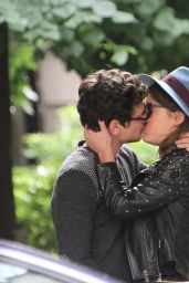 Adele Exarchopoulos Kissing Her Boyfriend in Paris Streets â€“ June ...