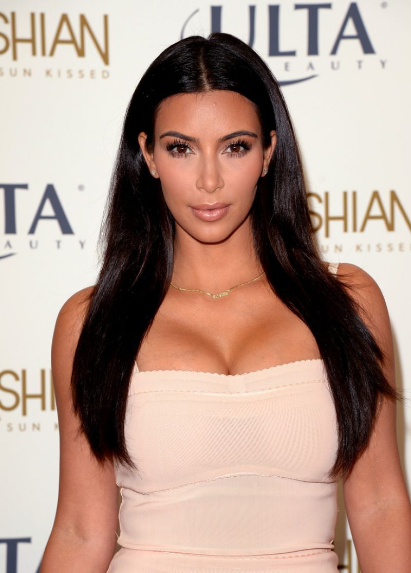 Kim Kardashian - Kardashian Sun Kissed Promo Event 