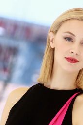 Sarah Gadon - 'Dracula Untold' Photocall in Rome