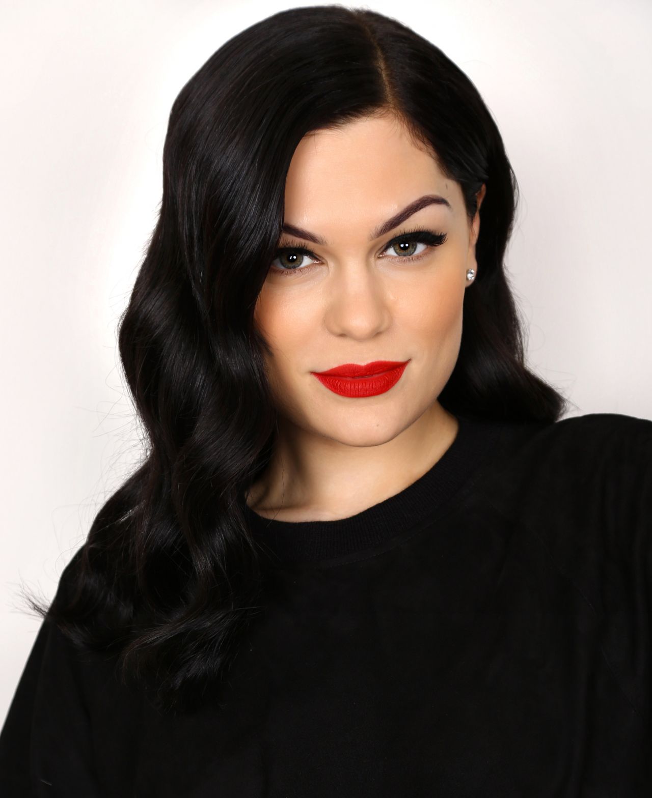 jessie-j-portraits-photoshoot-during-flz-s-jingle-ball-2014-in-tampa-florida_1.jpg