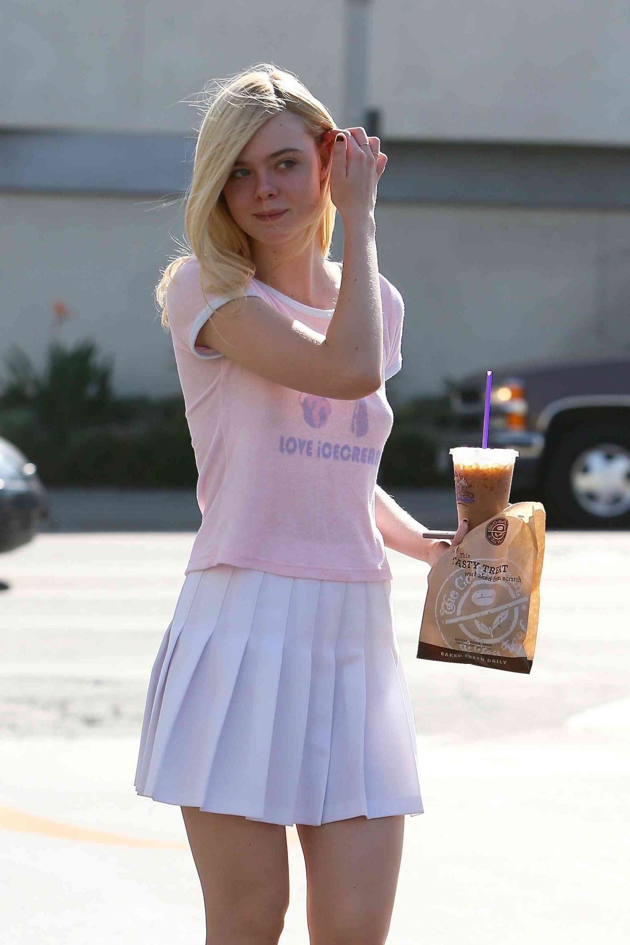 Elle Fanning Out In Los Angeles September 2015