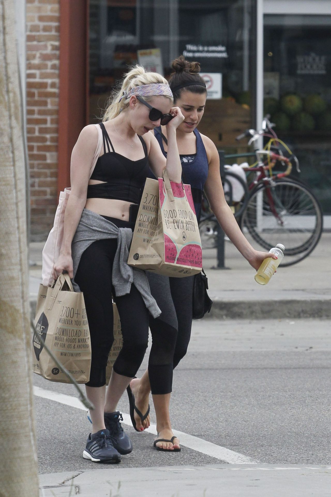 http://celebmafia.com/wp-content/uploads/2015/09/emma-roberts-and-lea-michele-shopping-at-whole-foods-in-new-orleans-september-2015_6.jpg