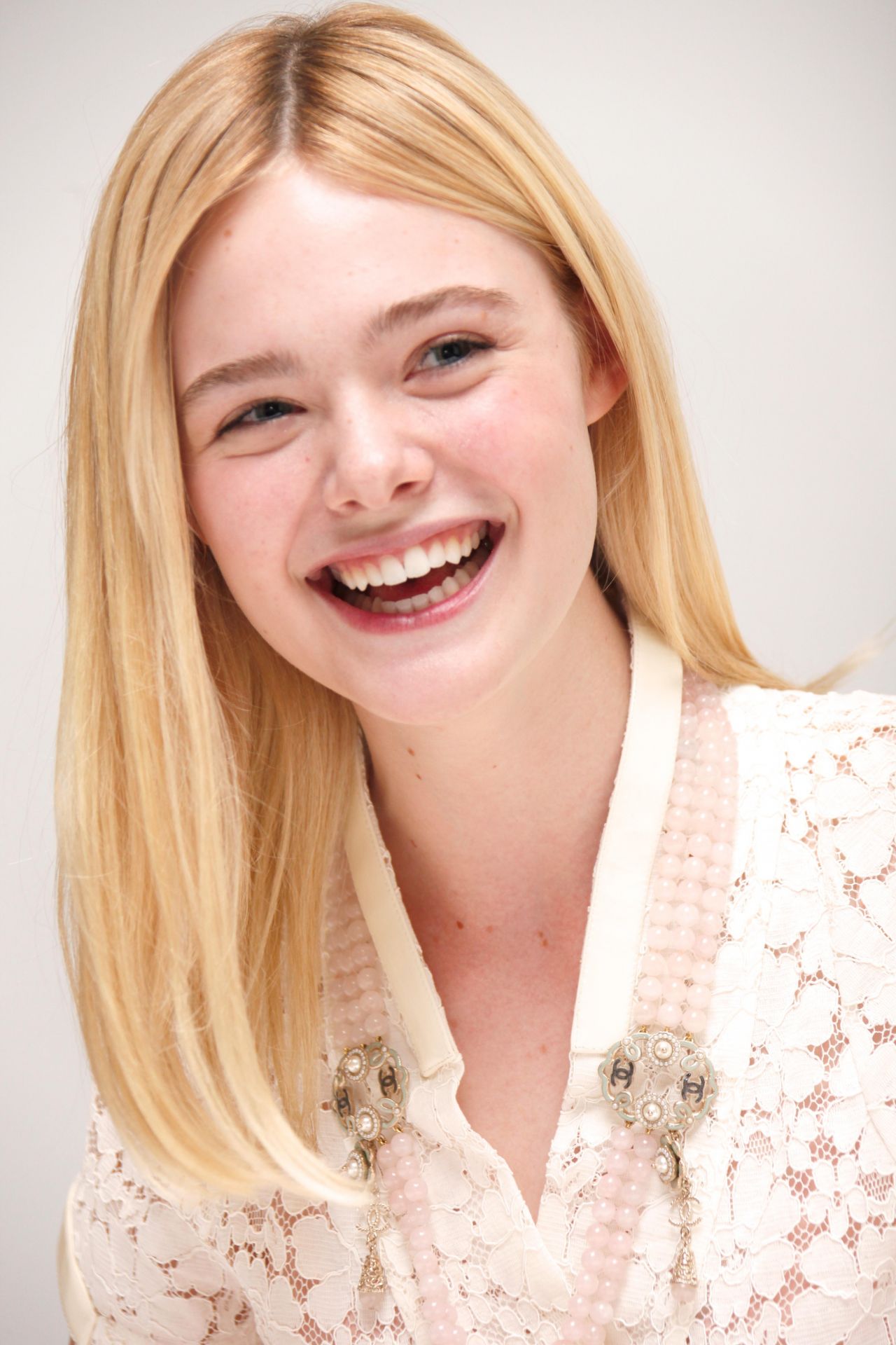 Elle Fanning - 'Trumbo' Press Conference In Los Angeles