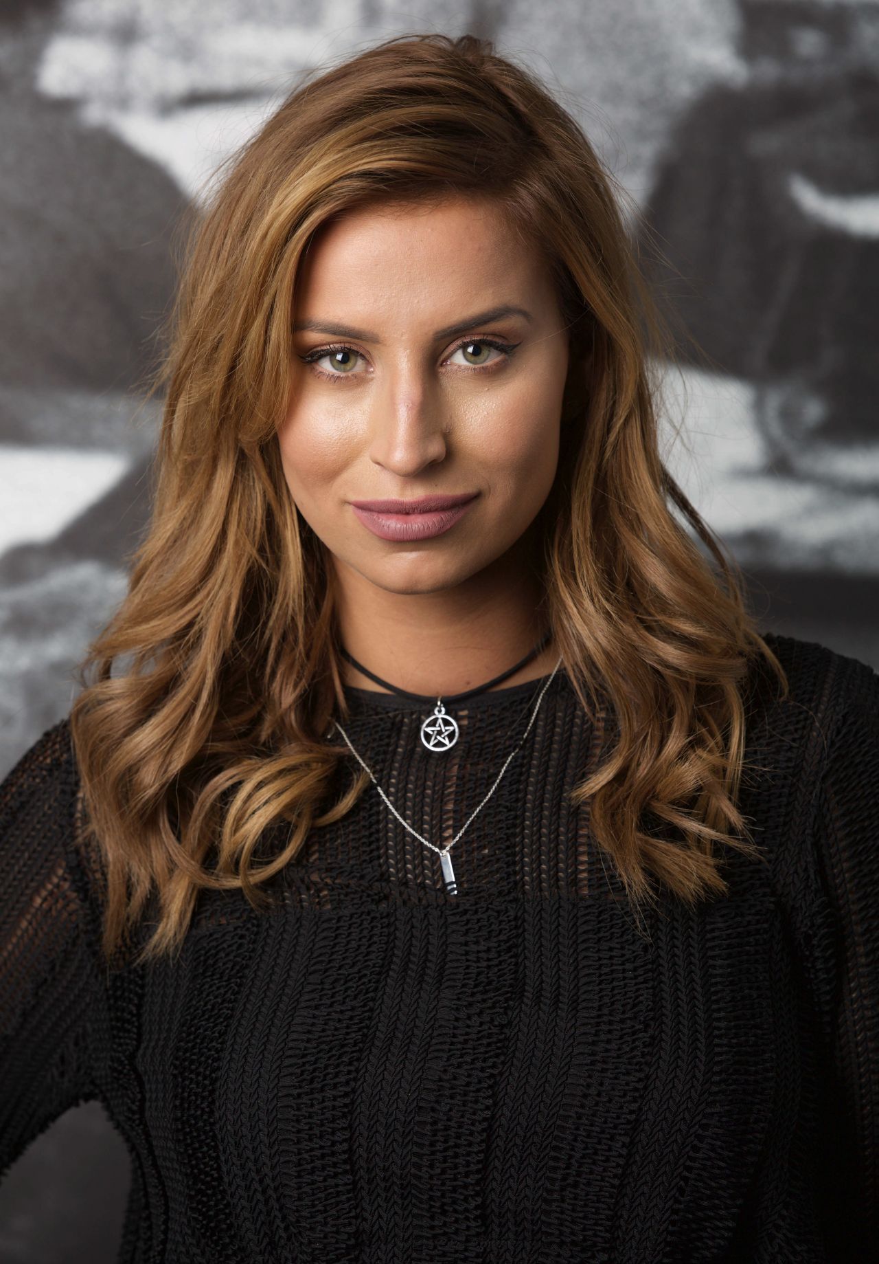 Ferne McCann Visits the Mirror's Office in London 12/21/2015