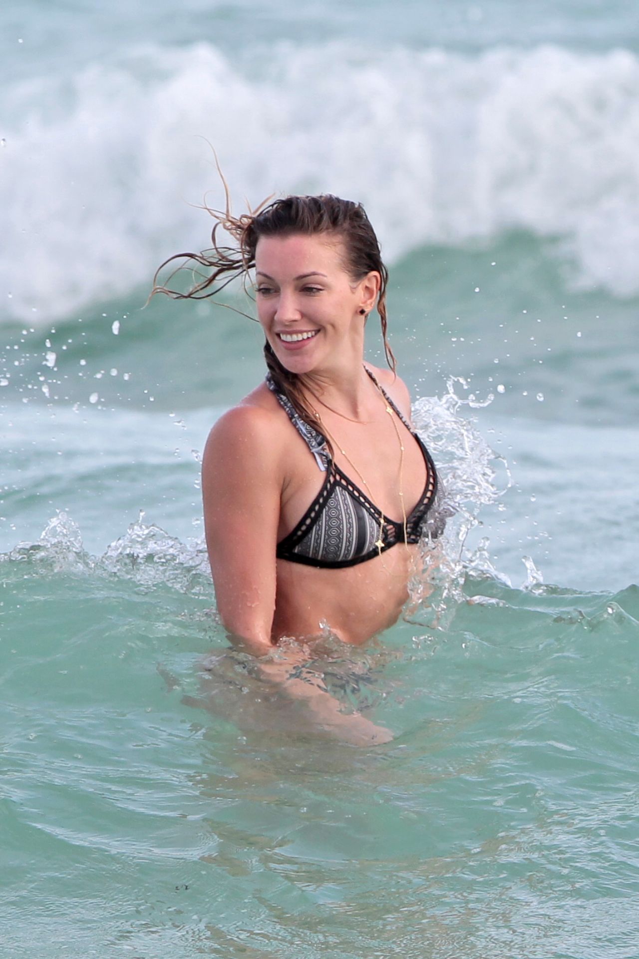 Arrow Katie Cassidy Porn - Katie cassidy bikini photos - Porn Pics & Movies