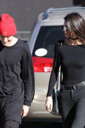 Kendall Jenner Booty In Tight Jeans Out In Calabasas