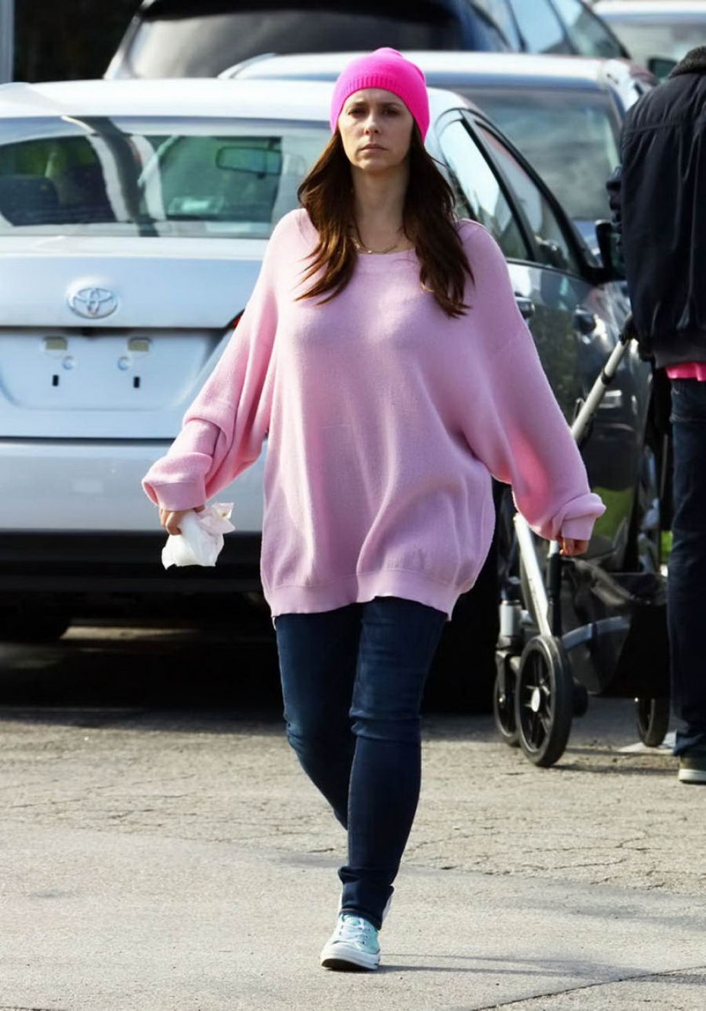 Jennifer Love Hewitt Street Style - Leaving The Market in Malibu