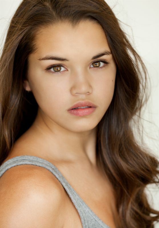 Top 20 Celebrity Under 20 Hot List – Paris Berelc #9