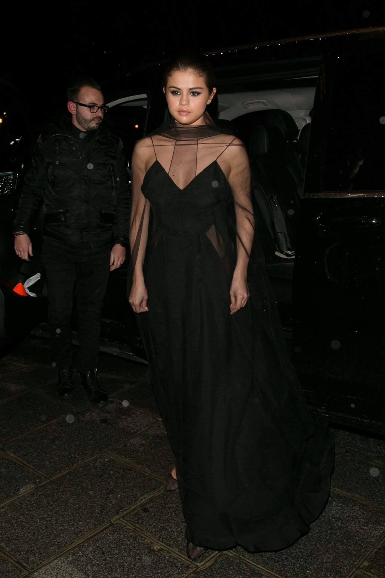 Selena Gomez - Paris Fashion Week - 9