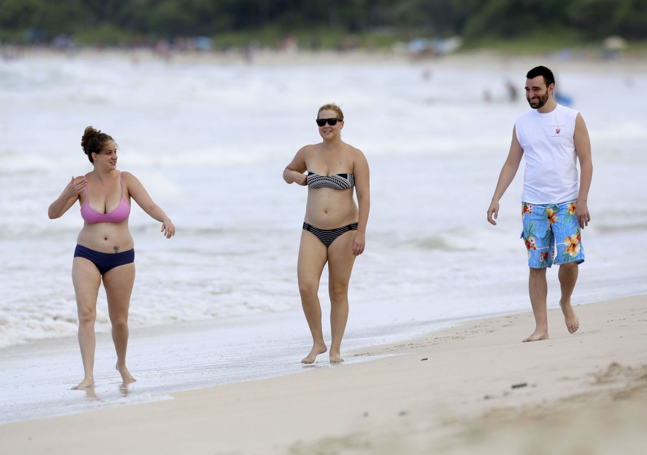 amy-schumer-in-a-bikini-at-a-beach-in-hawaii-7-16-2016-6