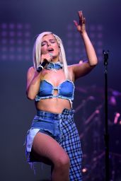 Bebe Rexha Performs at a MTV Pre VMA Concert in New York 8/27/2016
