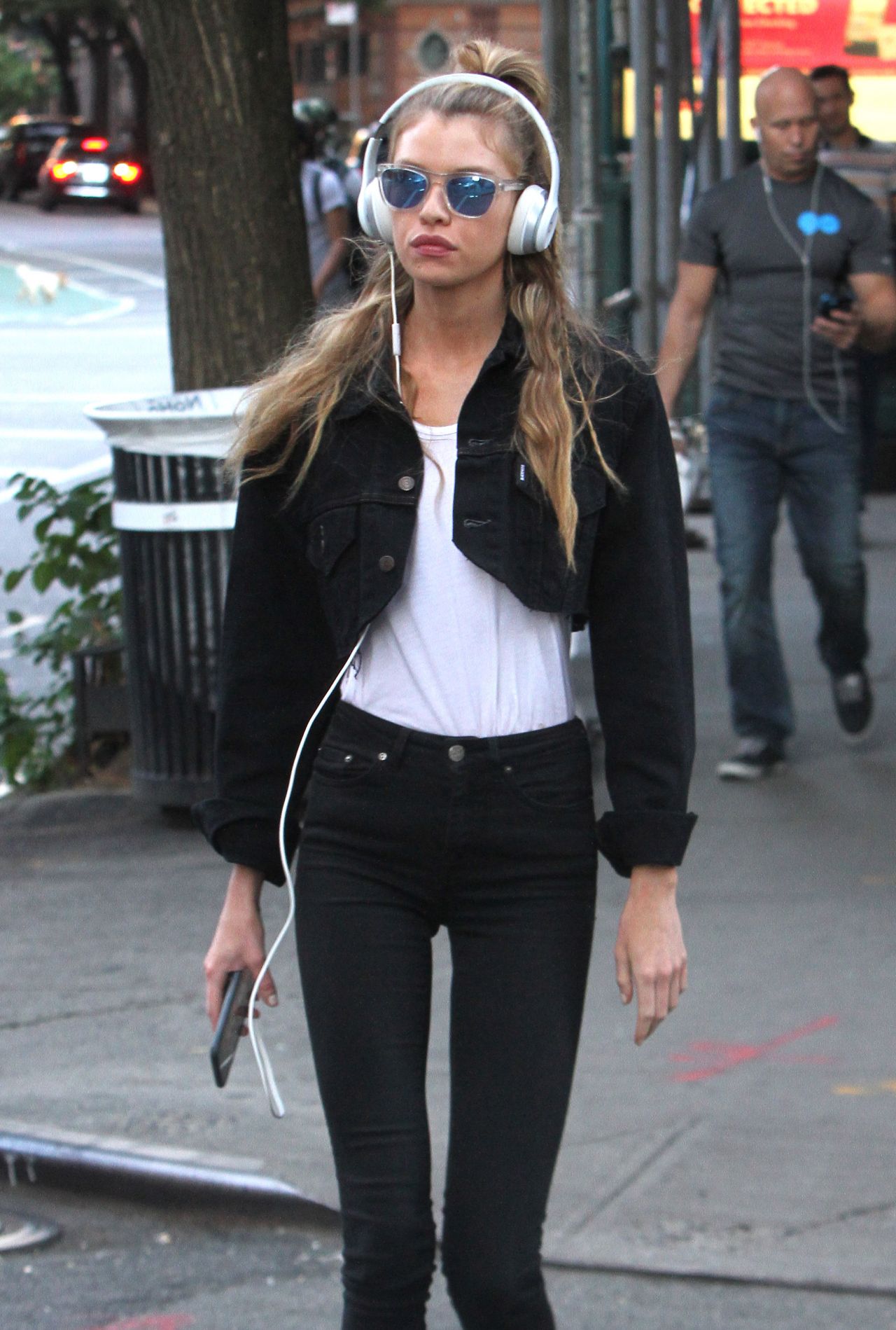 Stella Maxwell Street Style - NYC 9/3/2016