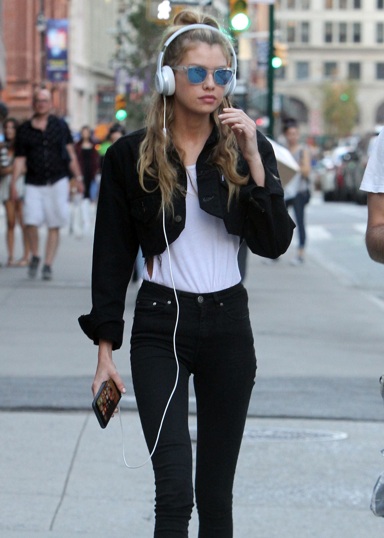 Stella Maxwell Street Style - NYC 9/3/2016