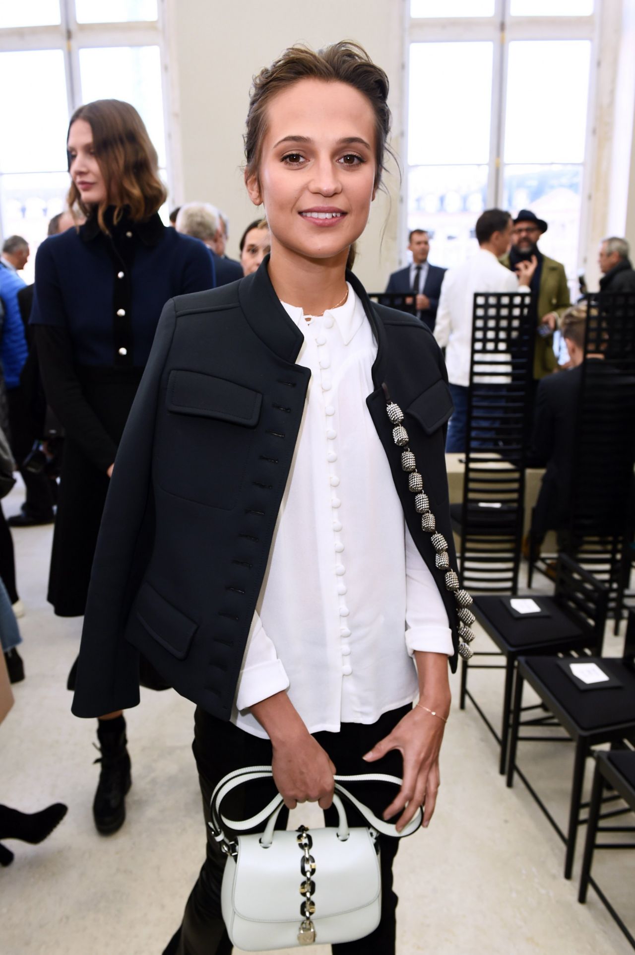 Alicia Vikander Louis Vuitton Fashion Show October 5, 2021 – Star Style