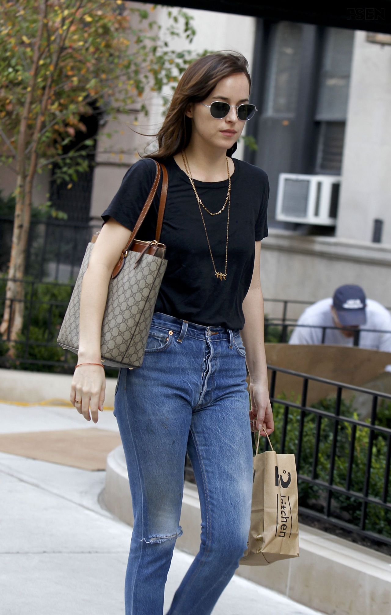 dakota-johnson-out-and-about-in-new-york-city-10-19-2016-1.jpg