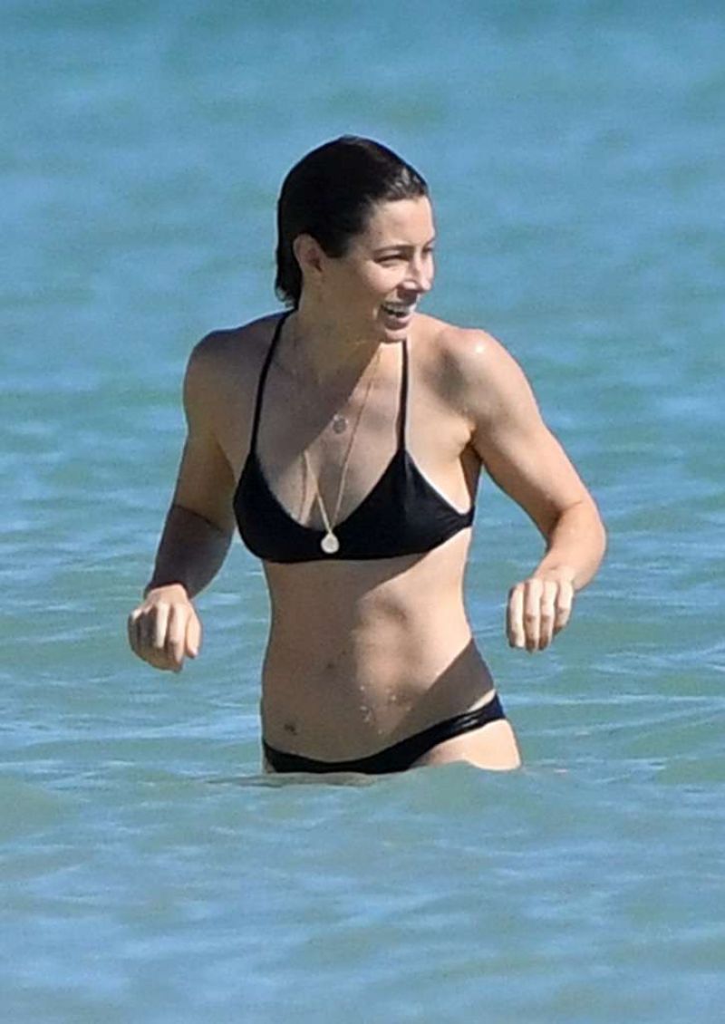 Jessica Beil In A Bikini 34