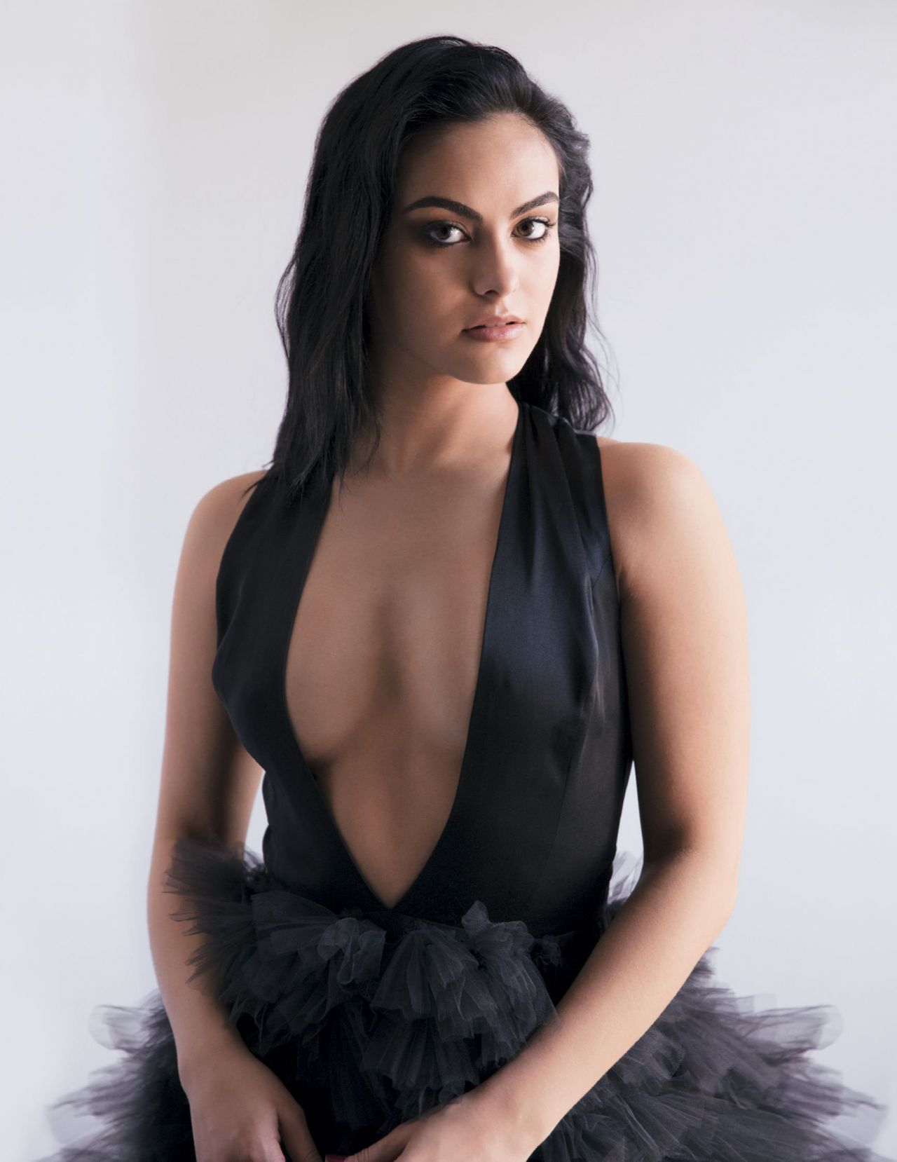 camila-mendes-hi-res-photos-da-man-magaz