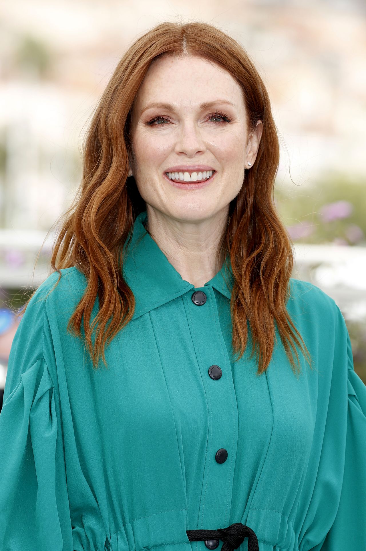 Julianne Moore – “Wonderstruck” Premiere in Cannes 05/18/2017