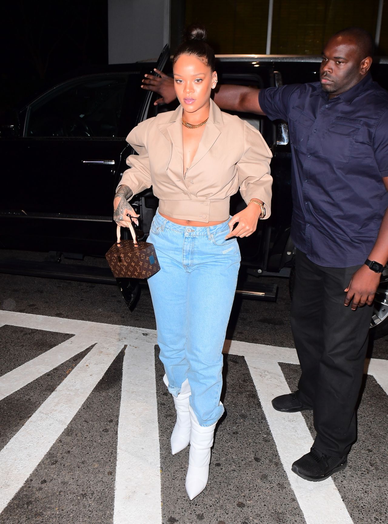 Rihanna Style - Heads to the Dentist in NYC 10/11/2017