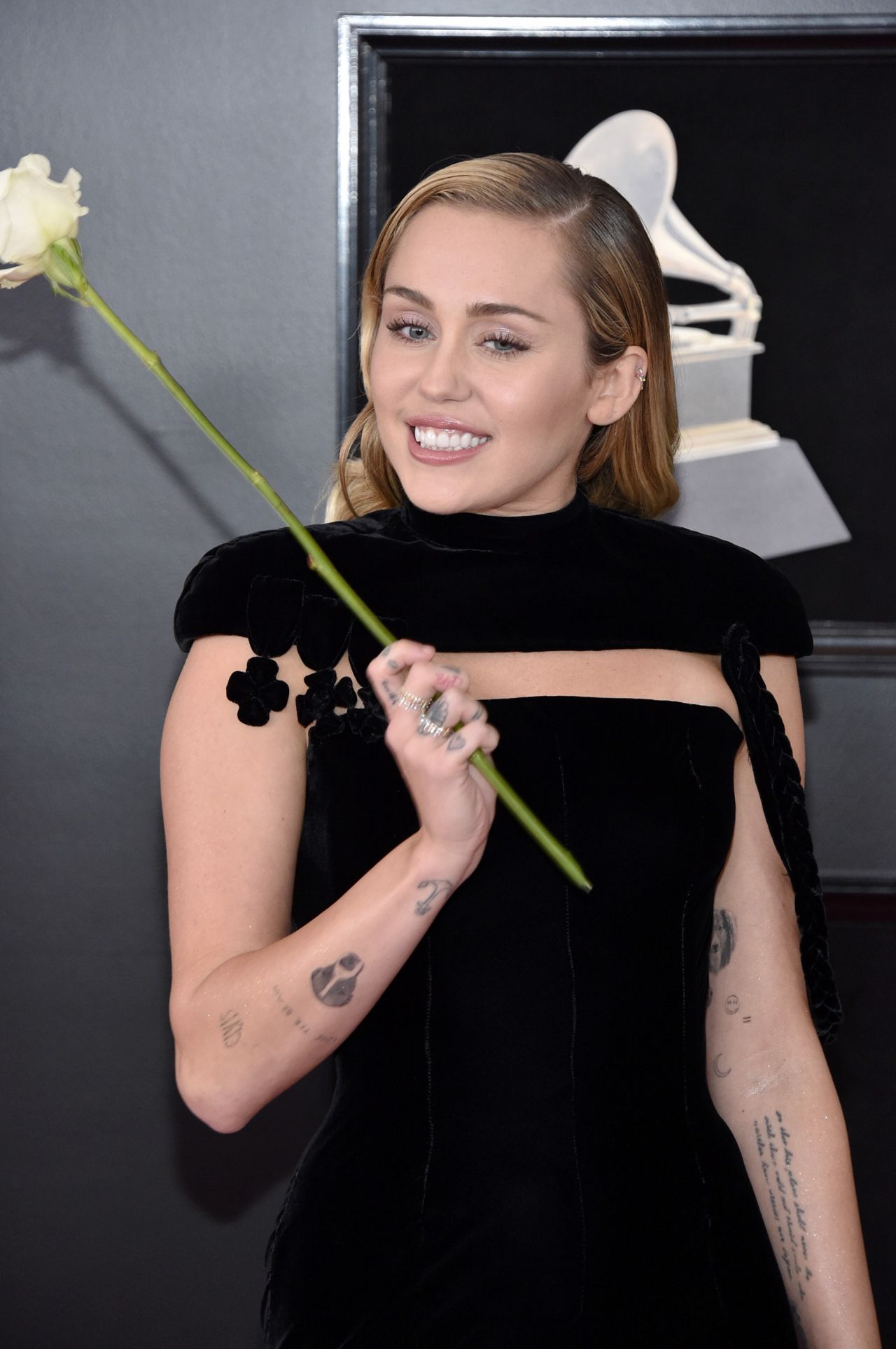 Miley Cyrus – 2018 Grammy Awards in New York1280 x 1927