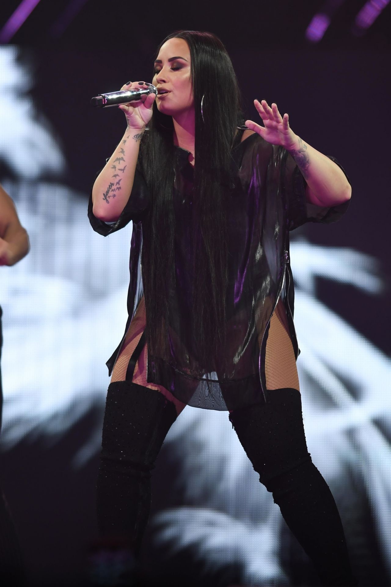 Demi Lovato - Performs Live in Miami 03/30/2018