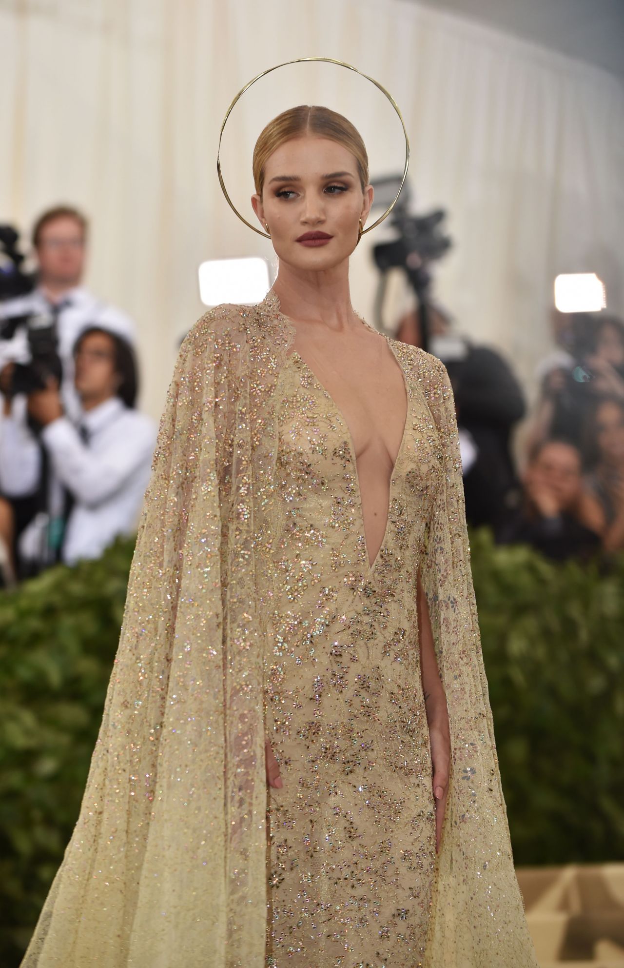 Rosie Huntington-Whiteley – MET Gala 2018