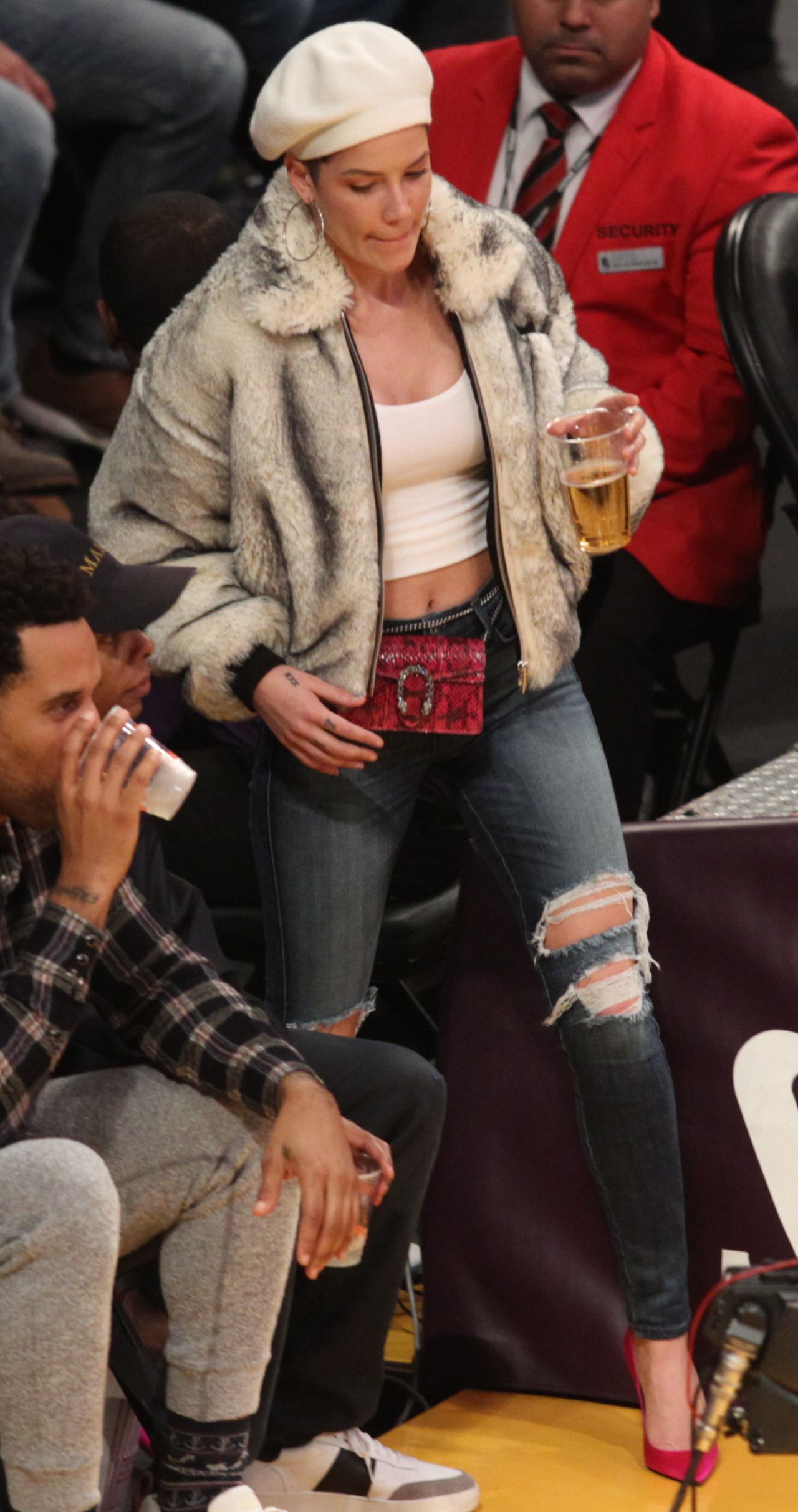 Halsey La Lakers Vs New Orleans Pelicans Celebmafia