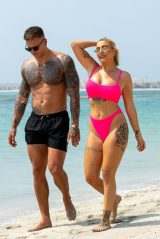 Olivia Buckland In A Patterned Bikini On The Beach In Barbados Celebmafia