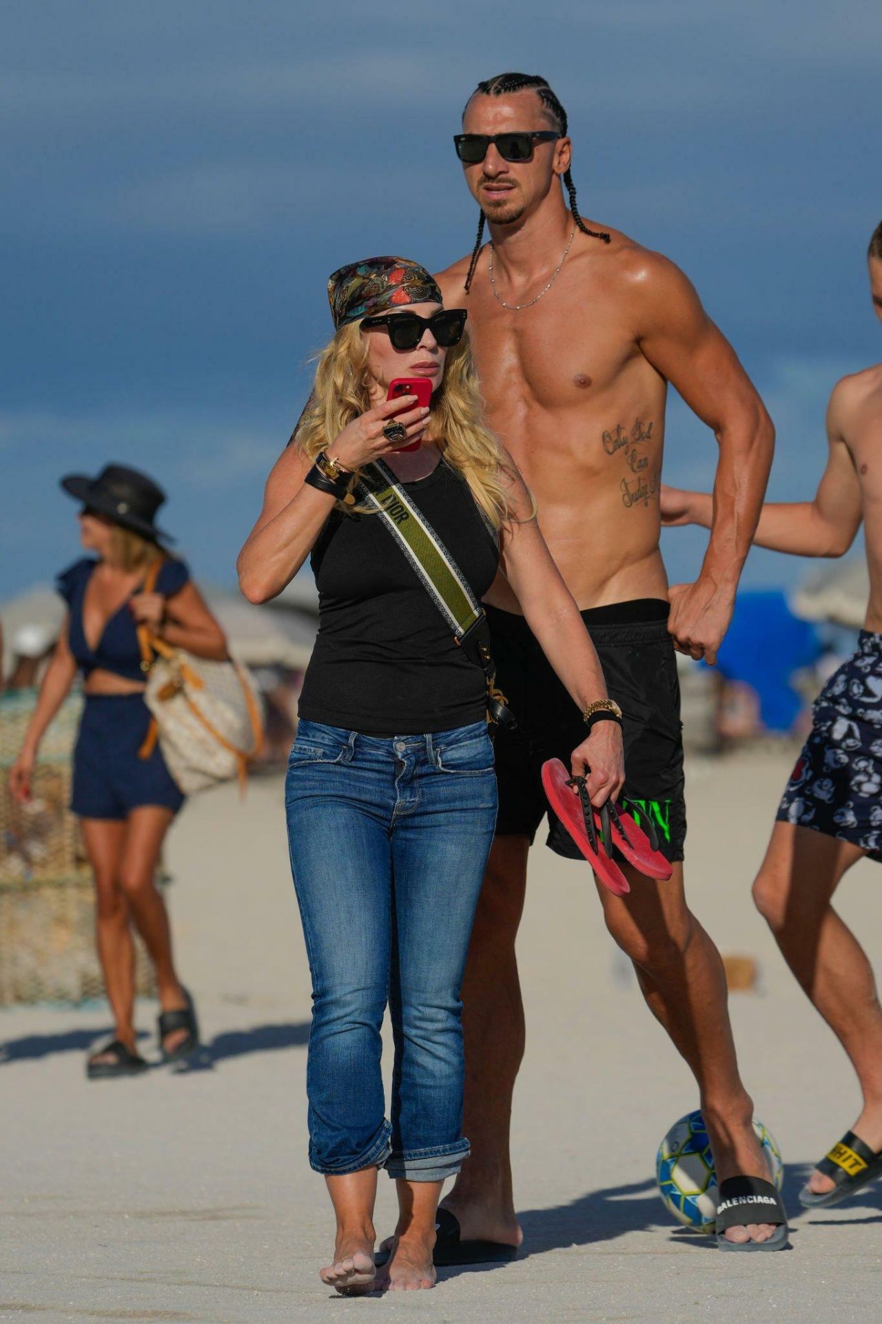 Helena Seger And Zlatan Ibrahimovic On The Beach In Miami