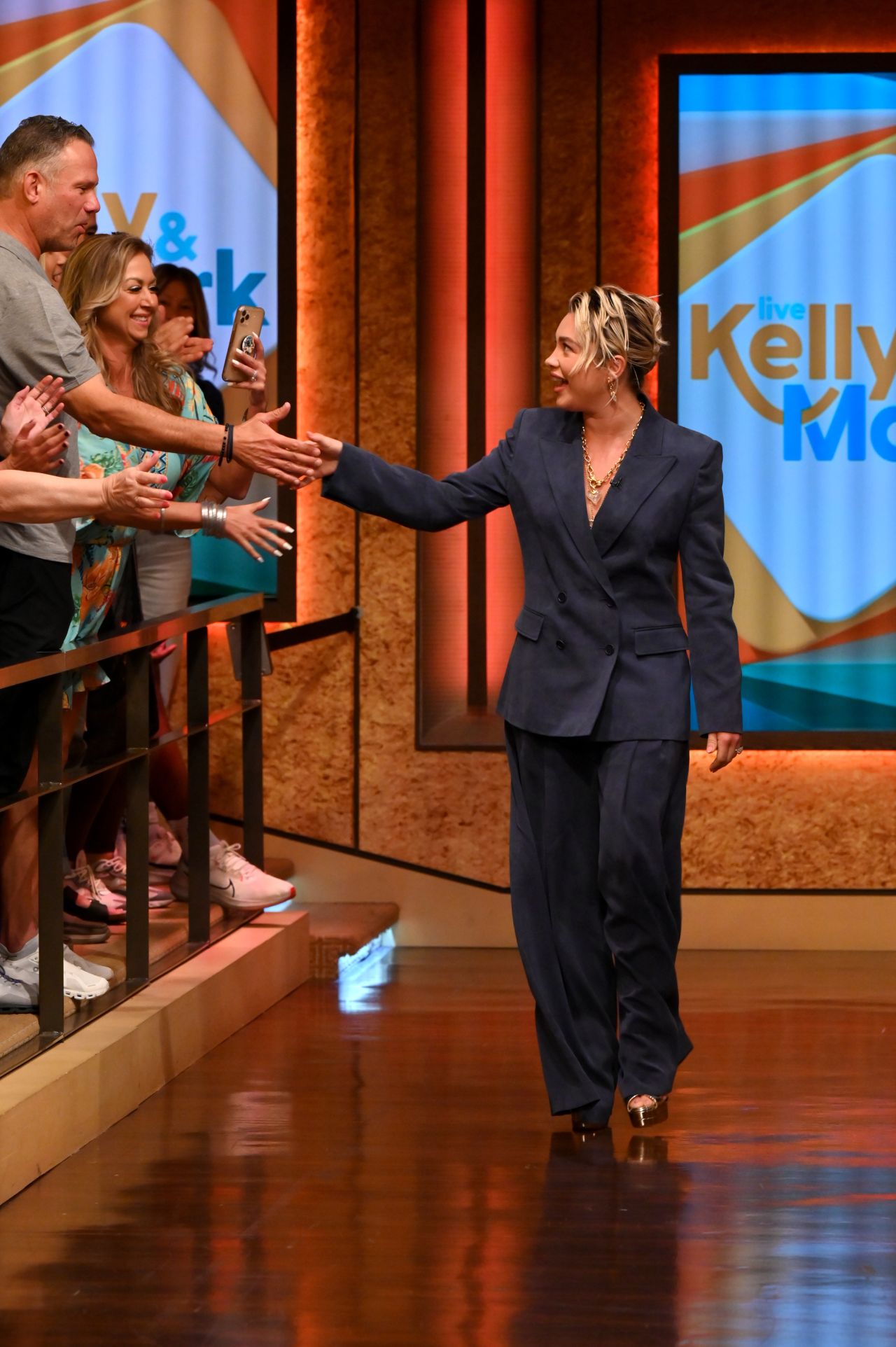 Florence Pugh Live With Kelly And Mark Celebmafia