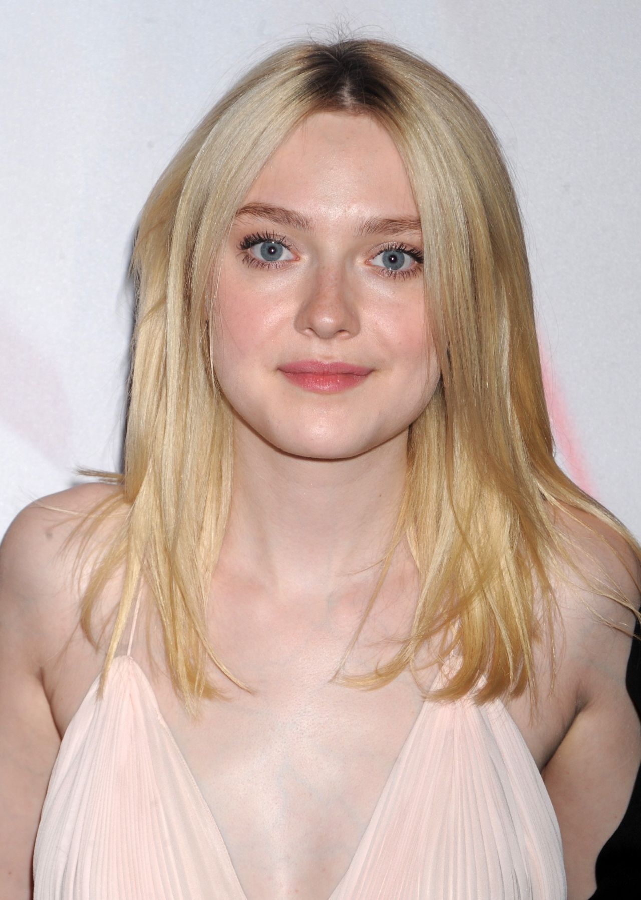 Dakota Fanning At 2013 Americans For The Arts Gala In New York Celebmafia