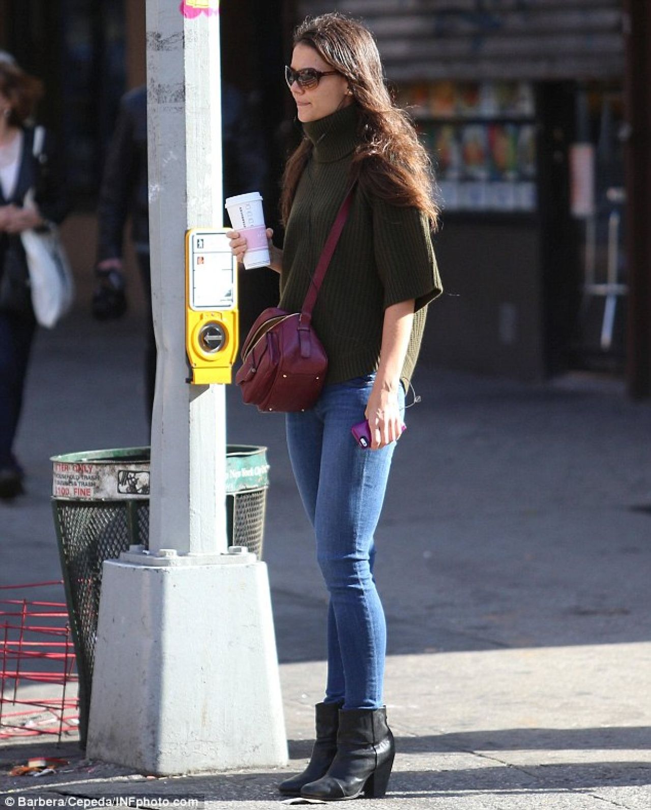 Katie Holmes New York City October 16, 2018 – Star Style