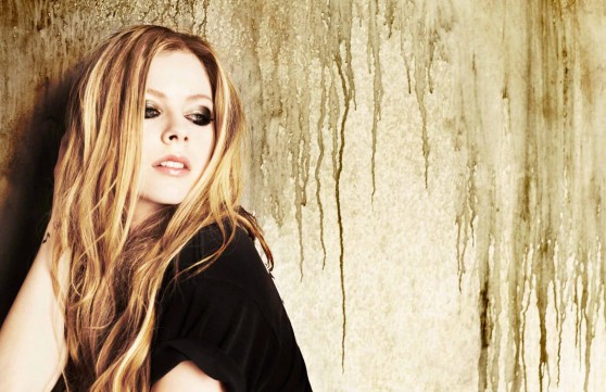 Avril Lavigne - 360 Magazine