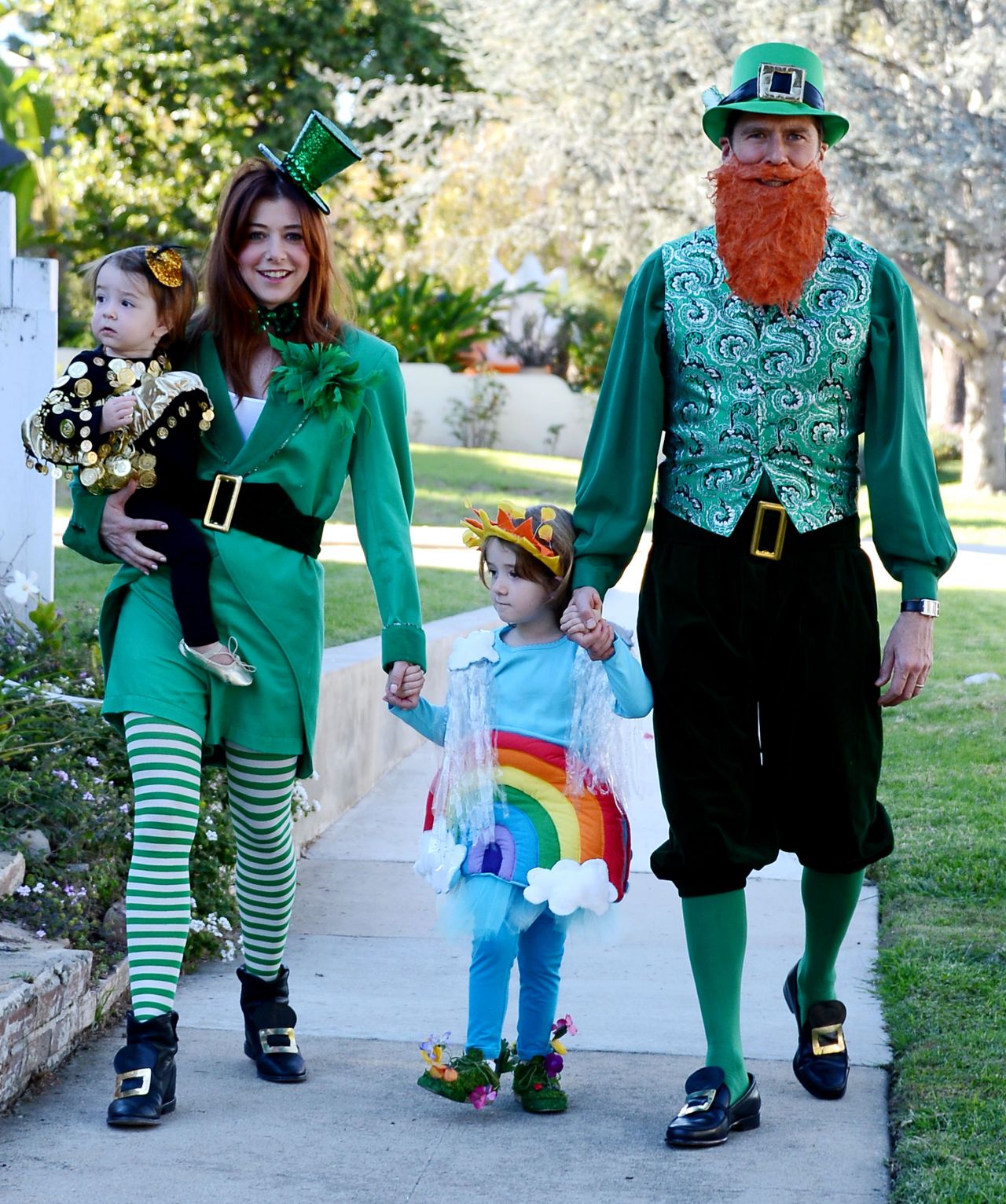 Alyson Hannigan Celebrates Halloween as she Strolls in Brentwood With ...