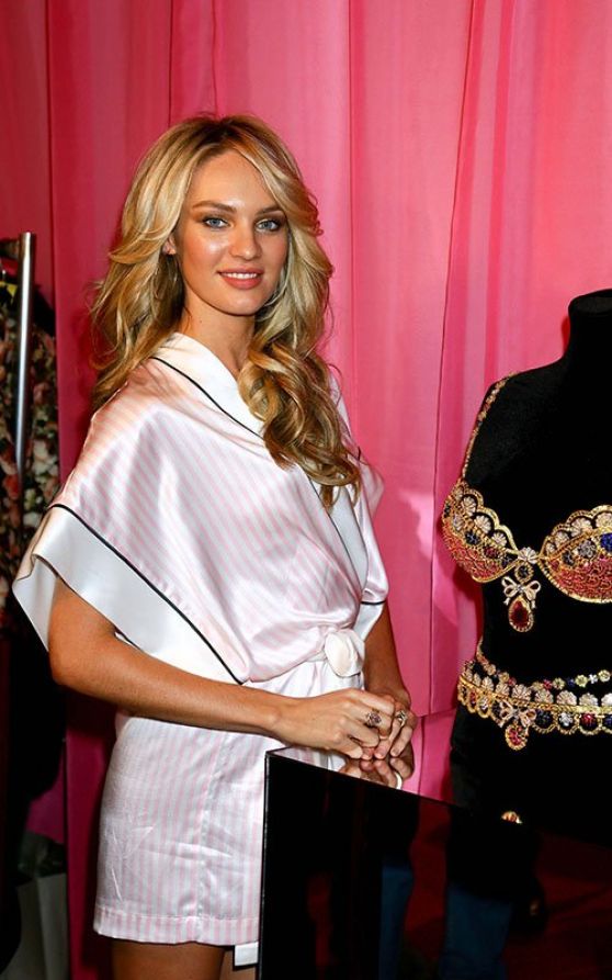 Candice Swanepoel Backstage Victorias Secret Fashion Show In New