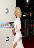 Christina Aguilera in White Dress on Red CArpet - 2013 American Music Awards