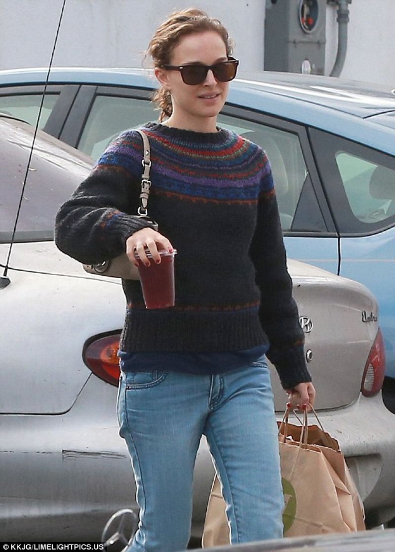 Natalie Portman Casual Style - Out in West Hollywood - November 2013 ...