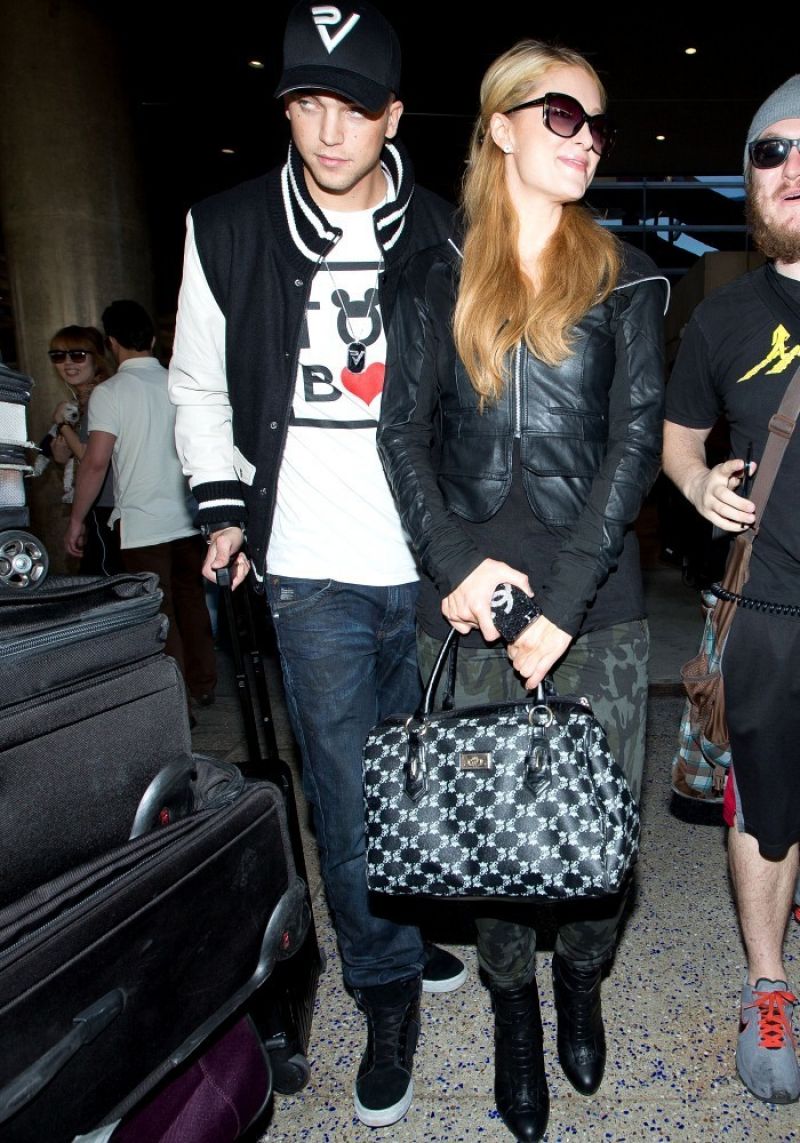 Paris Hilton Style - at LAX Airport - November 2013 • CelebMafia
