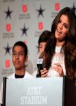 Selena Gomez - Vikings vs Cowboys at Cowboys Stadium in Arlington