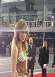 Taylor Swift Looks Hot on Red Carpet - 2013 American Music Awards in Los Angeles