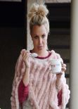 Britney Spears Street Style - Getting Frozen Yogurt in Thousand Oaks - December 2013