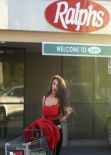 Courtney Stodden Street Style - Grocery Shopping in Los Angeles