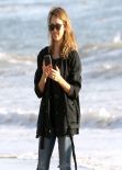 Jessica Alba at the Beach in Malibu - December 2013
