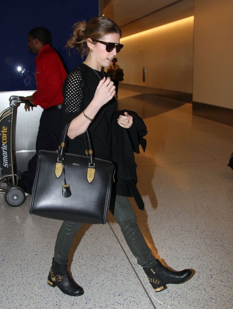 Anna Kendrick Street Style - LAX Airport, January 2014 • CelebMafia