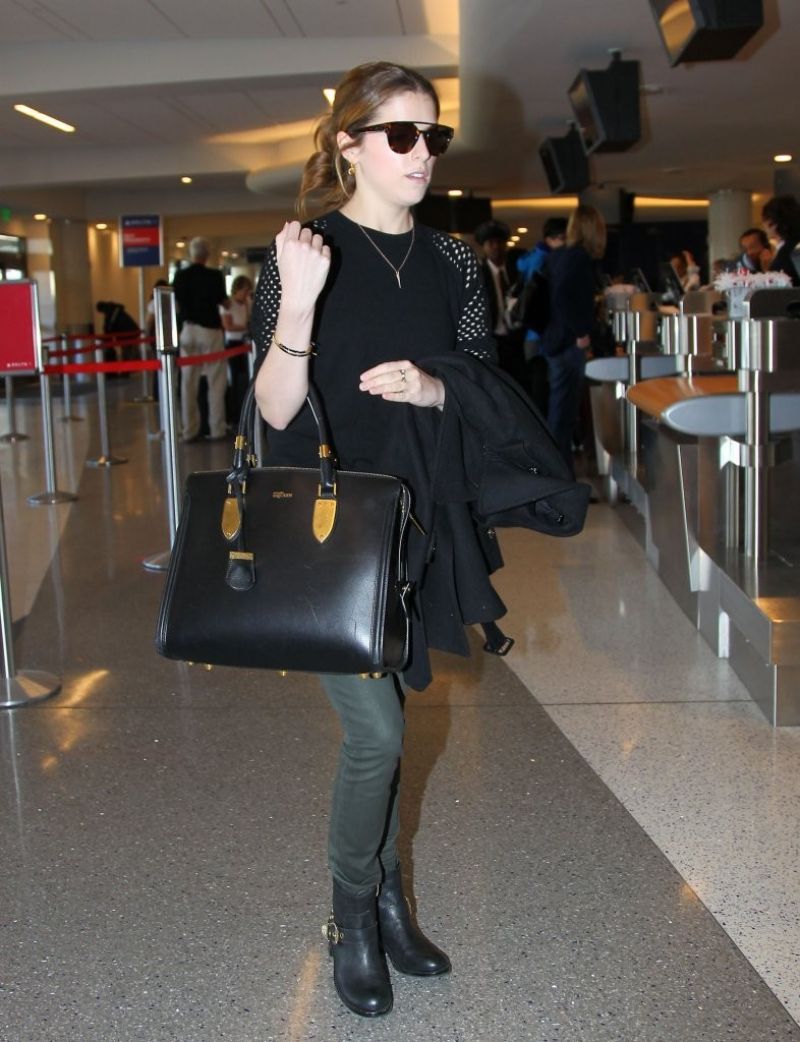 Anna Kendrick Street Style - LAX Airport, January 2014 • CelebMafia