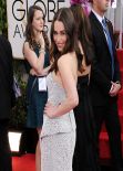 Emilia Clarke at 71st Annual Golden Globe Awards Red Carpet (2014)